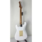 SQOE STRATOCASTER SEST600 WH ROASTED MAPLE