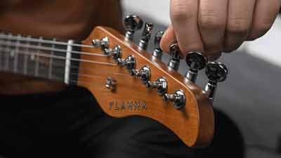 Guitarra eléctrica inteligente FLAMMA E1000